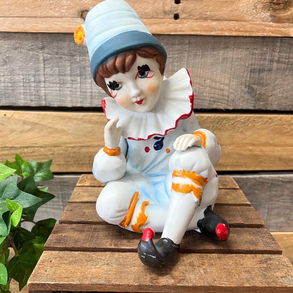 Vintage Pierrot Harlequin Ceramic Clown Music Box